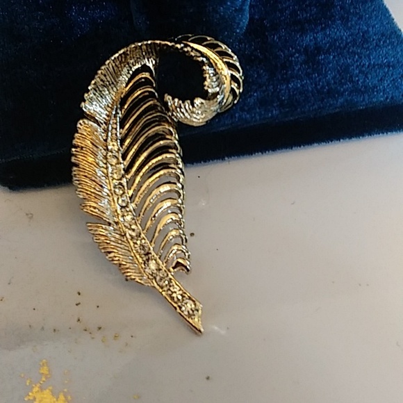 VTG Gold Tone Embellished Stament Leaf Brooch Pin - Picture 17 of 17